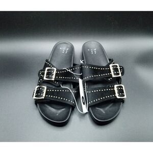 Black sandals 